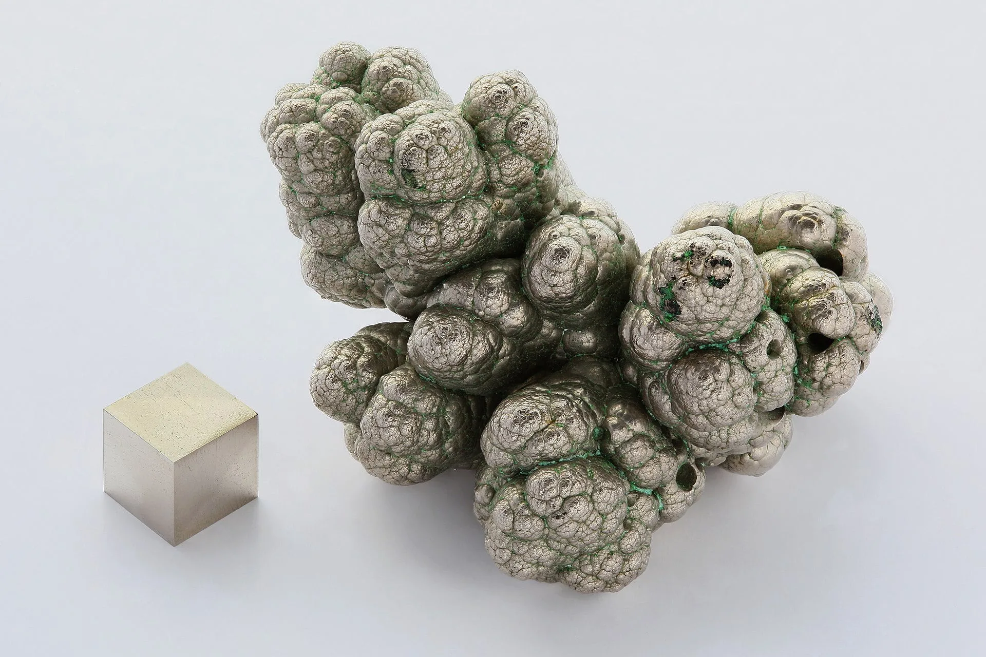 nickel_electrolytic_and_1cm3_cube
