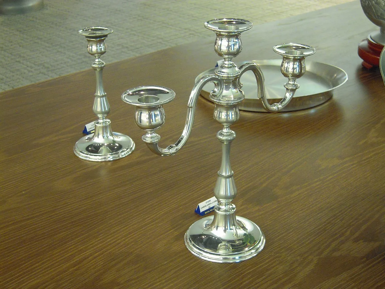 sn-candlestick_made_of_tin_by_royal_selangor