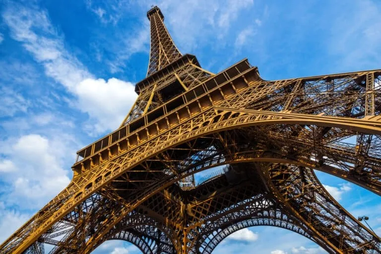 gorgeouswideshotofeiffeltowerwithdramaticskyat