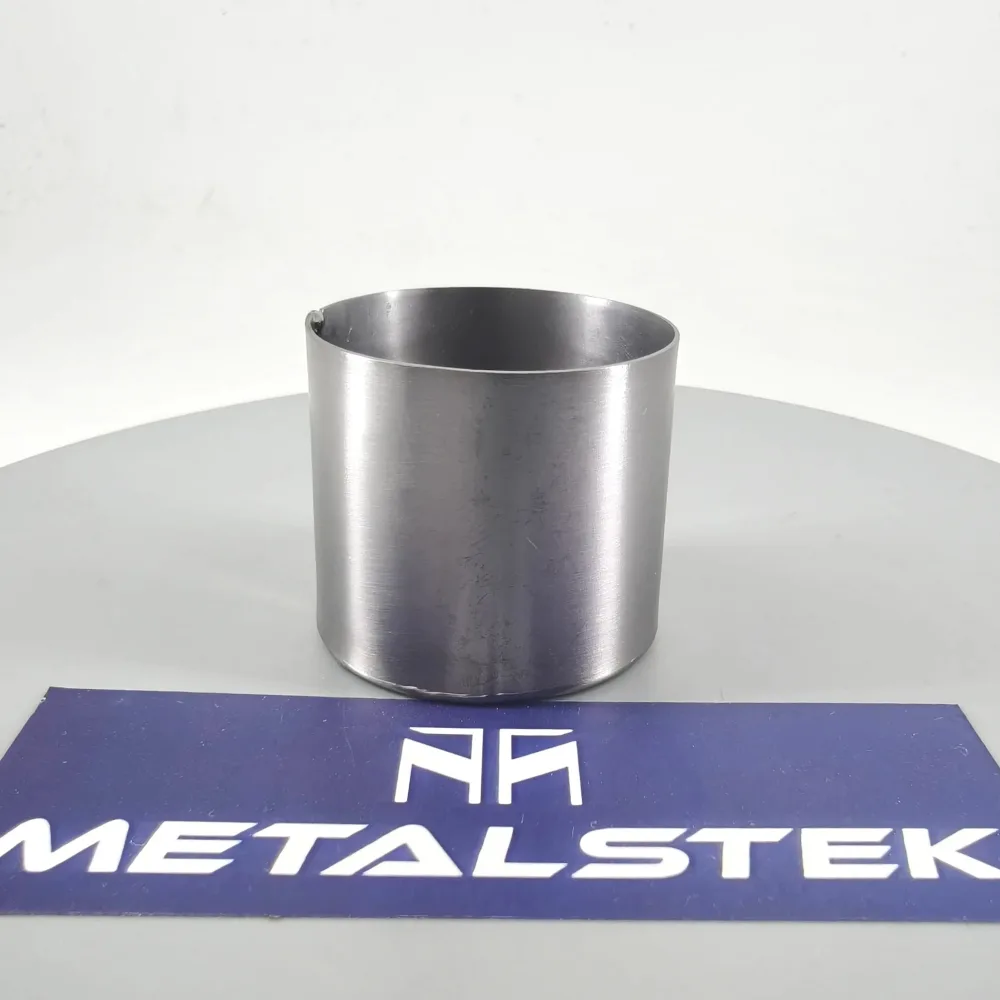 Batch of custom 0.5 mm thin-wall welded tantalum crucibles manufactured for a French research laboratory